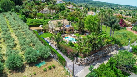 Enjoy the views of this villa in Alhaurín de la Torre