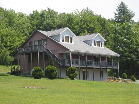 Space and comfort, inside and out, to enjoy all Mother Nature has to offer