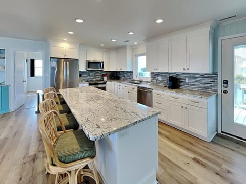 Breakfast Bar - Seating for 4