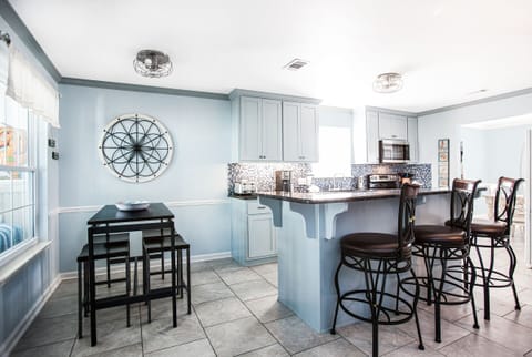 KITCHEN & DINING SPACE