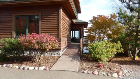 Side Entry - Wheel Chair accessible - Also leads to decks - closed in winter