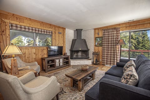 Goetzl Living Area - Goetzl Living Area