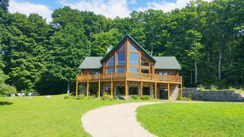 Welcome to The White Pine Lodge