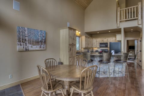 Breakfast nook and kitchen bar.
