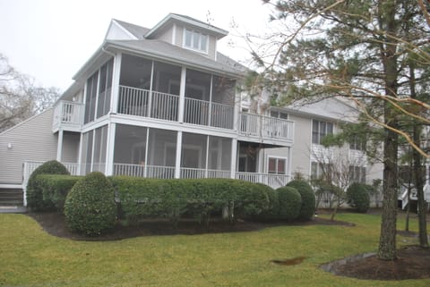View from outside (1 floor unit)