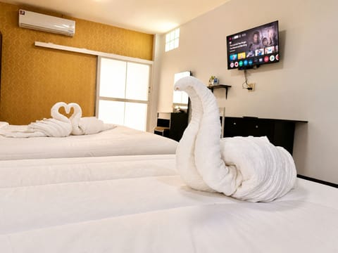 Superior Suite, Garden View | Premium bedding, desk, rollaway beds (surcharge), WiFi (free)