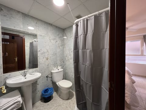 Double or Twin Room | Bathroom | Shower, free toiletries, towels