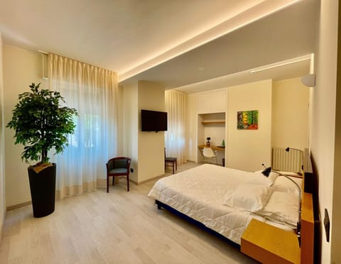 Double or Twin Room | Desk, free WiFi, bed sheets