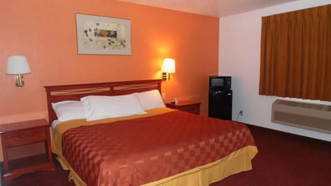 Standard Room, 2 Queen Beds | Desk, iron/ironing board, free WiFi, bed sheets