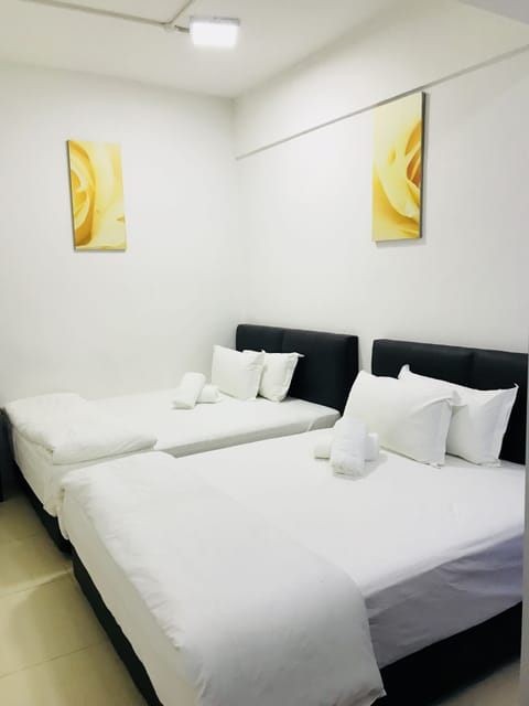 Family Room | Desk, iron/ironing board, free WiFi, bed sheets
