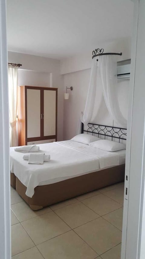 Standard Double Room | Free minibar, iron/ironing board, free cribs/infant beds, free WiFi