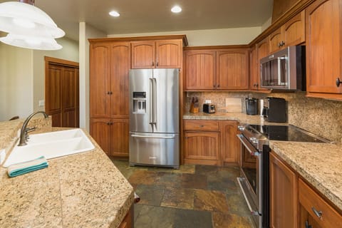 Brand kitchen new appliances May 2022