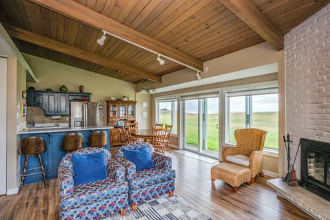 T401 3 Bedroom Beach Front, No cleaning fees Apartment in Gearhart