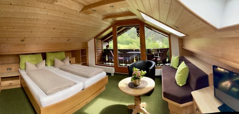 Doppelzimmer mit Balkon oder Terrasse | 1 bedroom, hypo-allergenic bedding, individually decorated