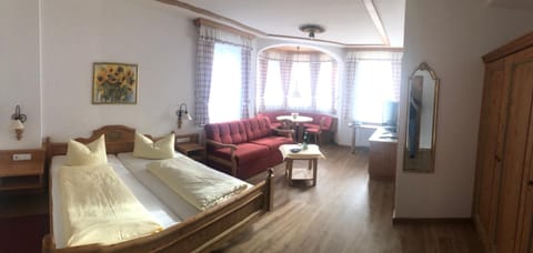 In-room safe, desk, free WiFi, bed sheets