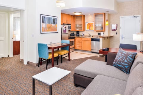 Suite, 1 Bedroom | Desk, iron/ironing board, free WiFi, bed sheets