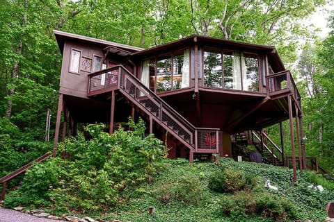 Welcome! Exterior of the Treehouse