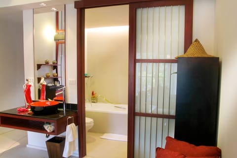 Free toiletries, hair dryer, bathrobes, slippers