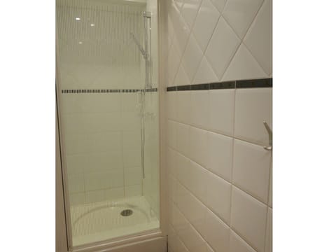 Family Room, Private Bathroom | Bathroom