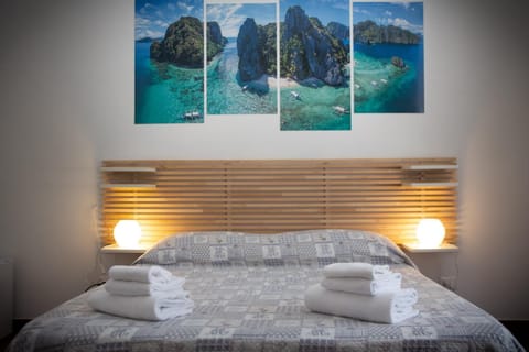 Double Room, City View | Desk, rollaway beds, free WiFi, bed sheets