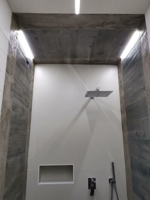 Junior Suite, 2 Bedrooms, Sea View, Tower | Bathroom | Shower, hair dryer, bidet, towels