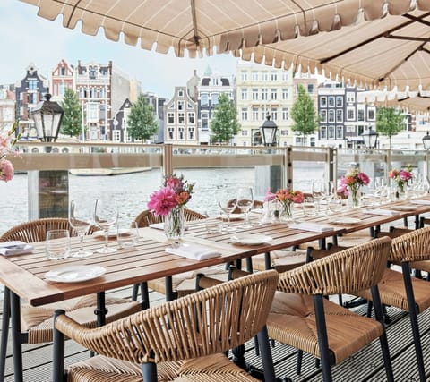 3 restaurants; breakfast, lunch, dinner, and brunch served