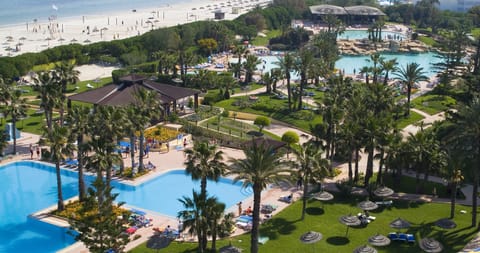 Indoor pool, 3 outdoor pools, sun loungers