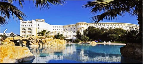 Indoor pool, outdoor pool, free cabanas, pool umbrellas