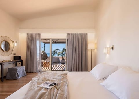 Honeymoon Suite with Outdoor Hot Tub & Sea View | Egyptian cotton sheets, Tempur-Pedic beds, in-room safe, desk