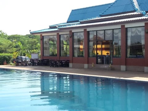 Outdoor pool, pool umbrellas, sun loungers