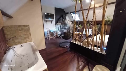 Double Room (Ondine ) | Bathroom | Separate tub and shower, jetted tub, free toiletries, hair dryer