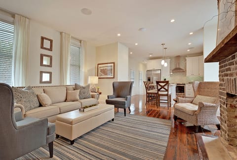 Living Room with comfortable pull-out couch