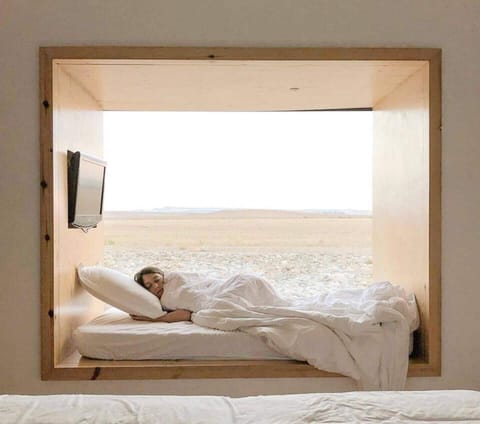 Suites con vistas | Minibar, in-room safe, desk, laptop workspace