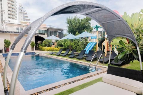 Outdoor pool, sun loungers