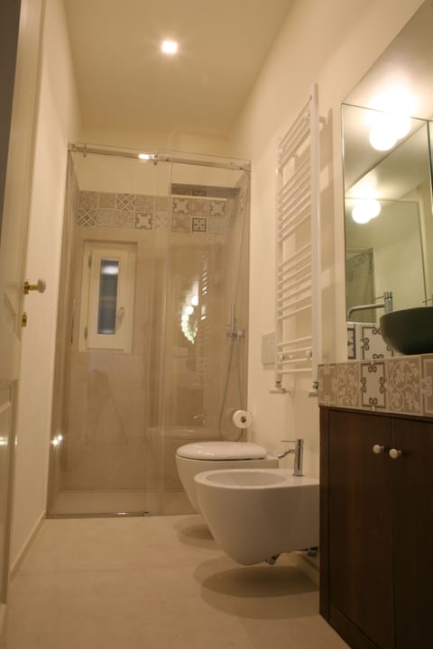 Exclusive Room, Balcony, City View | Bathroom | Shower, free toiletries, hair dryer, bidet