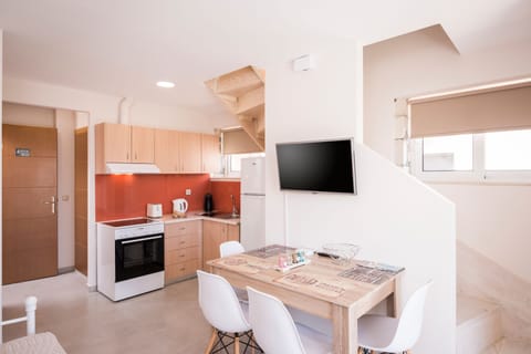 Apartment, 2 Bedrooms, Balcony, Sea View | Private kitchen | Fridge, oven, stovetop, coffee/tea maker