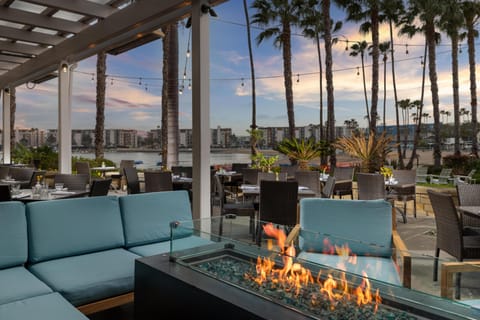 Breakfast, lunch and dinner served