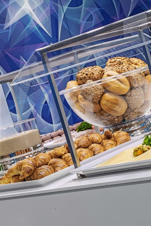 Daily buffet breakfast for a fee
