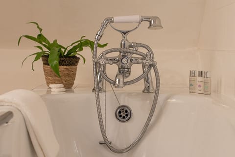 Superior Suite, Ensuite (room 3 or 4) | Bathroom