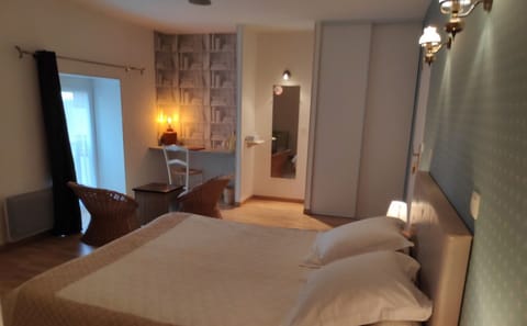 Double Room (Jonquille) | Premium bedding, individually decorated, individually furnished, desk