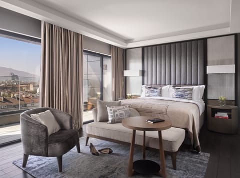 Junior Suite, 1 King Bed, Balcony (Top Floor) | Premium bedding, down comforters, in-room safe, desk