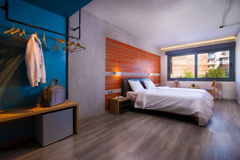 Twin Room | Iron/ironing board, free WiFi, bed sheets