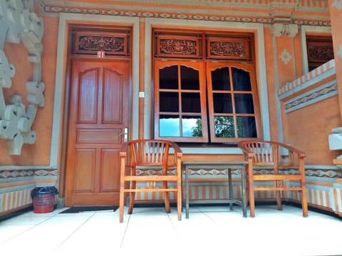 Standard Room | Desk, WiFi (free)