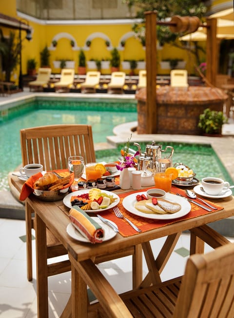 Outdoor pool, sun loungers