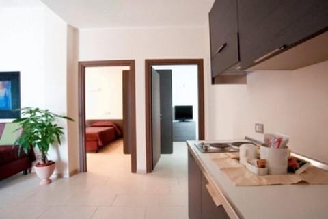 Fridge, coffee/tea maker, electric kettle