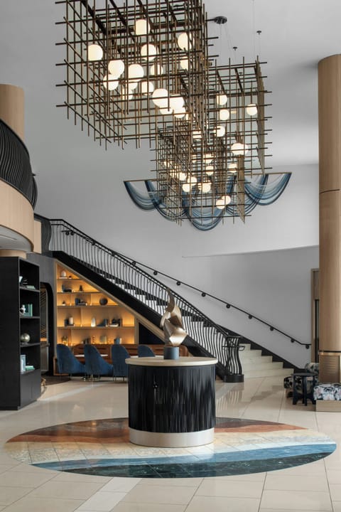 Lobby lounge