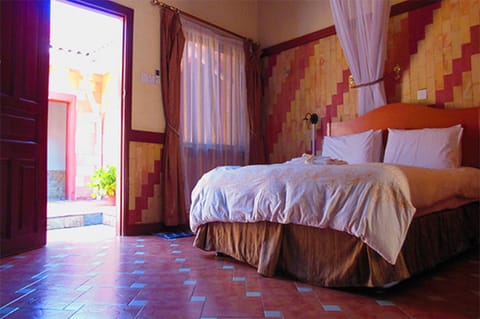 Executive Suite | Premium bedding, memory foam beds, desk, free WiFi