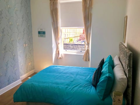 Economy Apartment, 3 Bedrooms | 1 bedroom, iron/ironing board, free cribs/infant beds, free WiFi