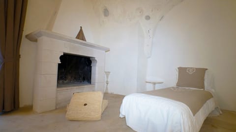 Premium bedding, in-room safe, desk, soundproofing