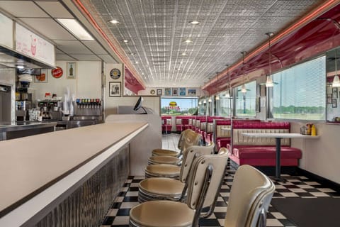 Breakfast, lunch, dinner served; American cuisine 